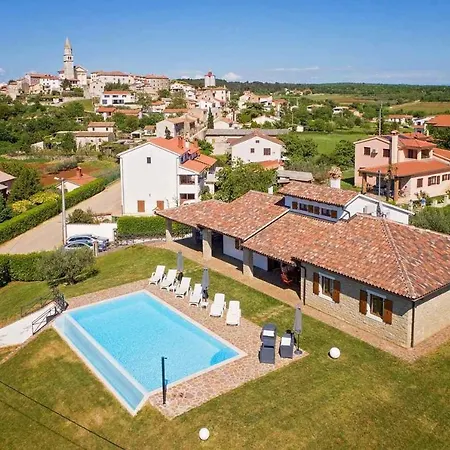 Ciano Hébergement de vacances Višnjan